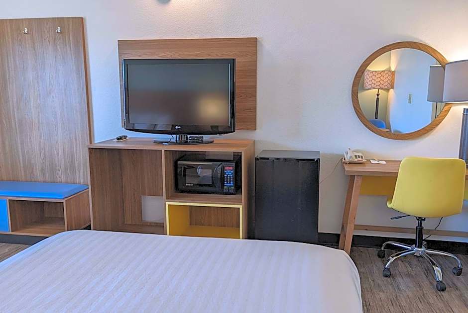 Days Inn by Wyndham Lake Havasu