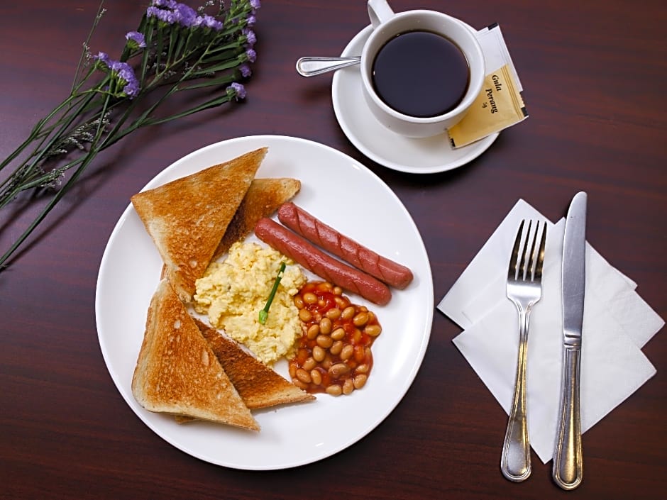 OYO 836 Mandurah Room & Cafe