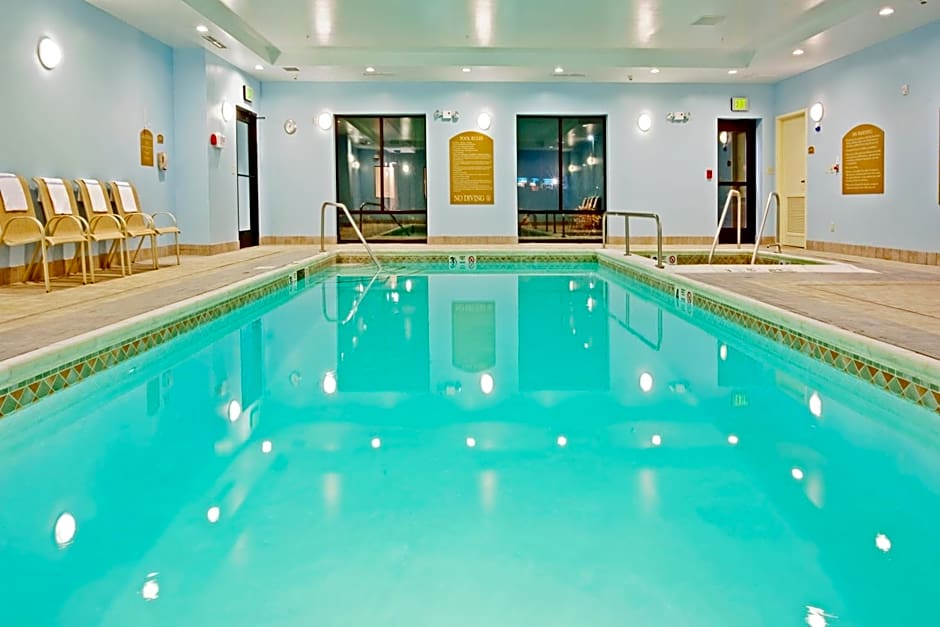 Holiday Inn Express Hotel & Suites Latham By IHG