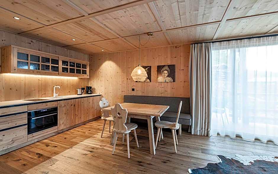 Presulis Hideaway Apartments & Restaurant