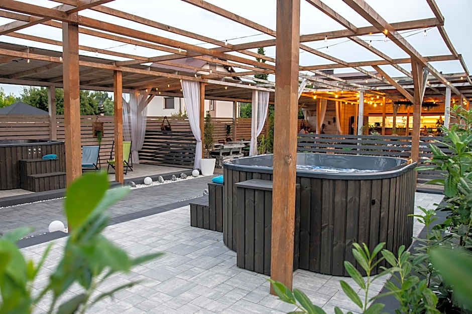 Old Tree Village & Restaurant