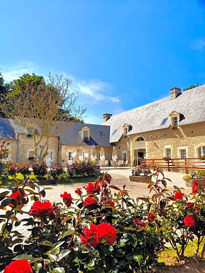 Junior Suite Triple PMR Résidentielle avec cuisine au Manoir de Mathan à Crépon 5mn d'Arromanches et 10 mn de Bayeux