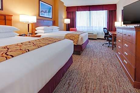 Queen Room with Two Queen Beds - Accessible, Tub