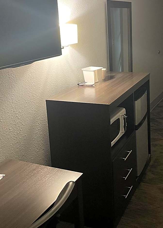 Travelodge by Wyndham Lincoln South