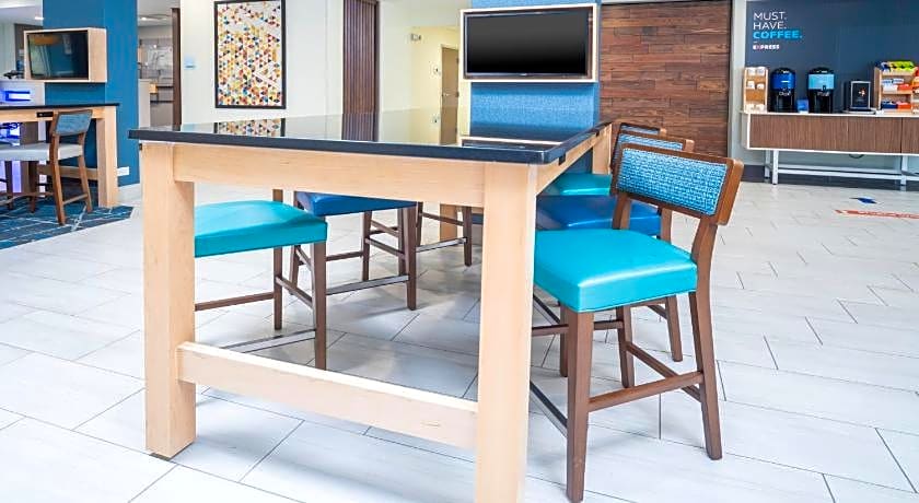 Holiday Inn Express & Suites Brevard - City Center By IHG