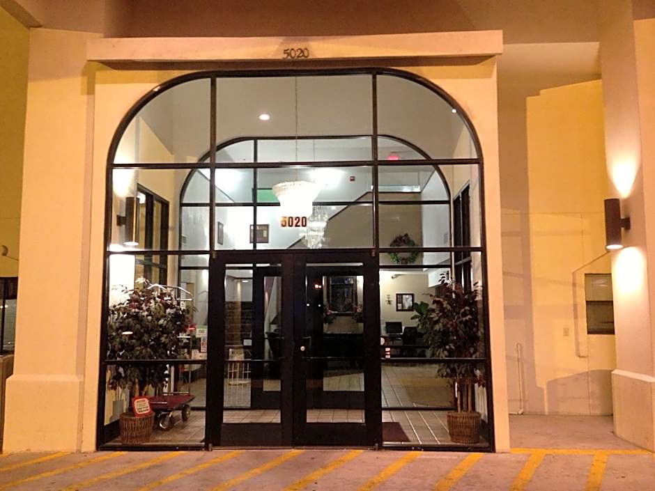 Brentwood Inn & Suites