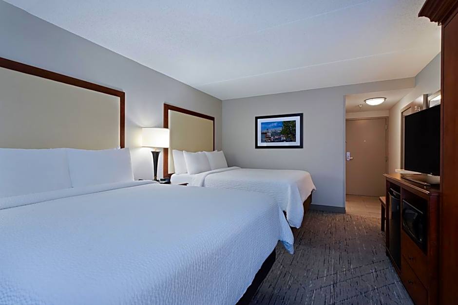 Holiday Inn Express & Suites Cincinnati Riverfront By IHG