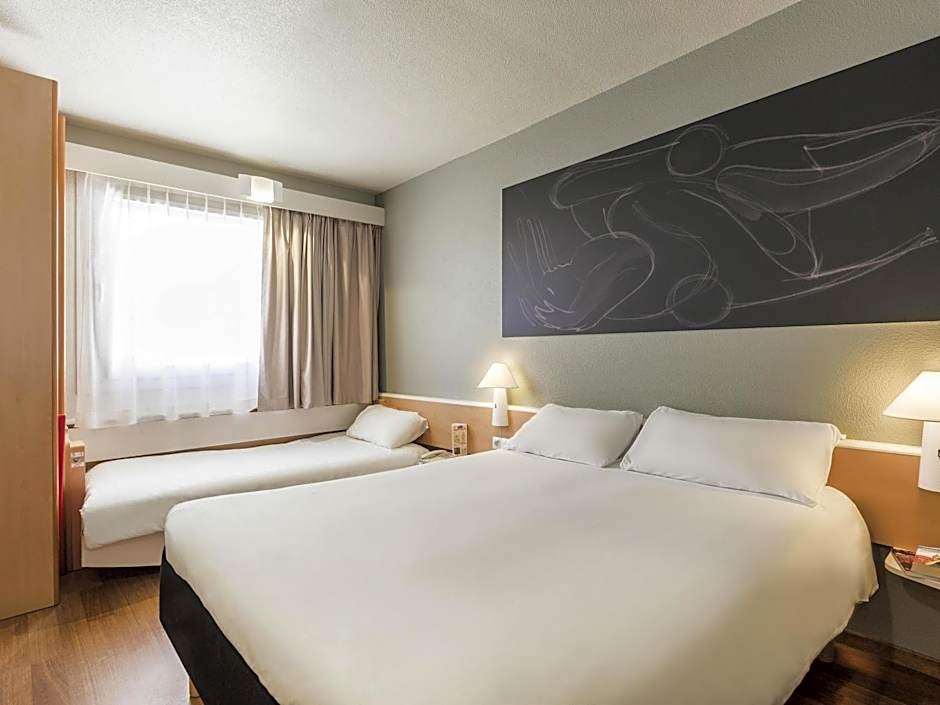 Ibis Granada