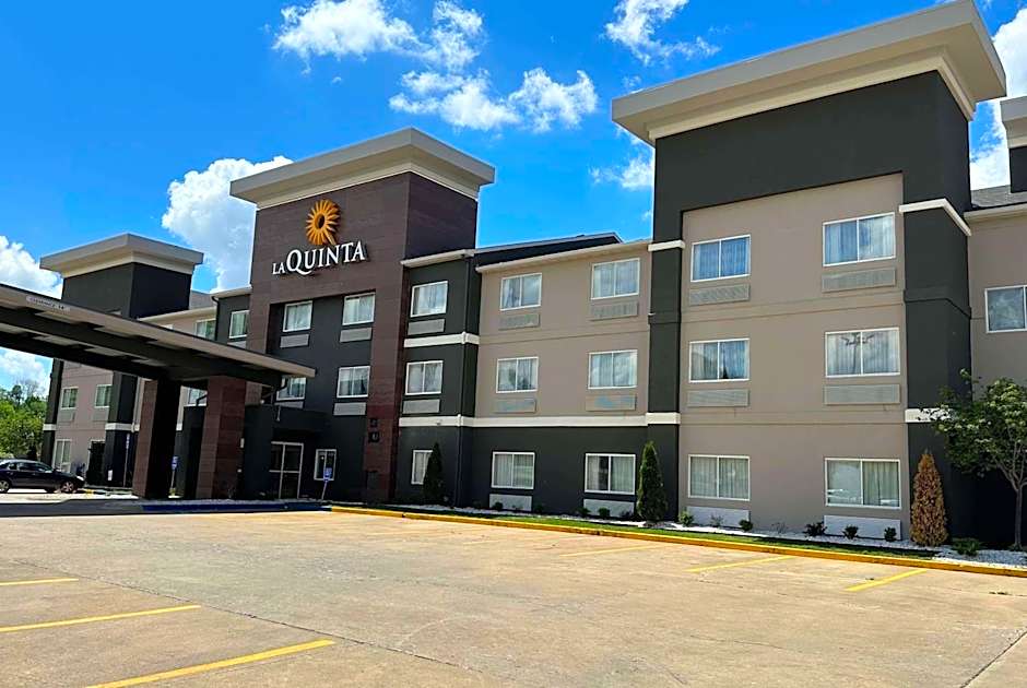 La Quinta Inn & Suites by Wyndham Fayetteville