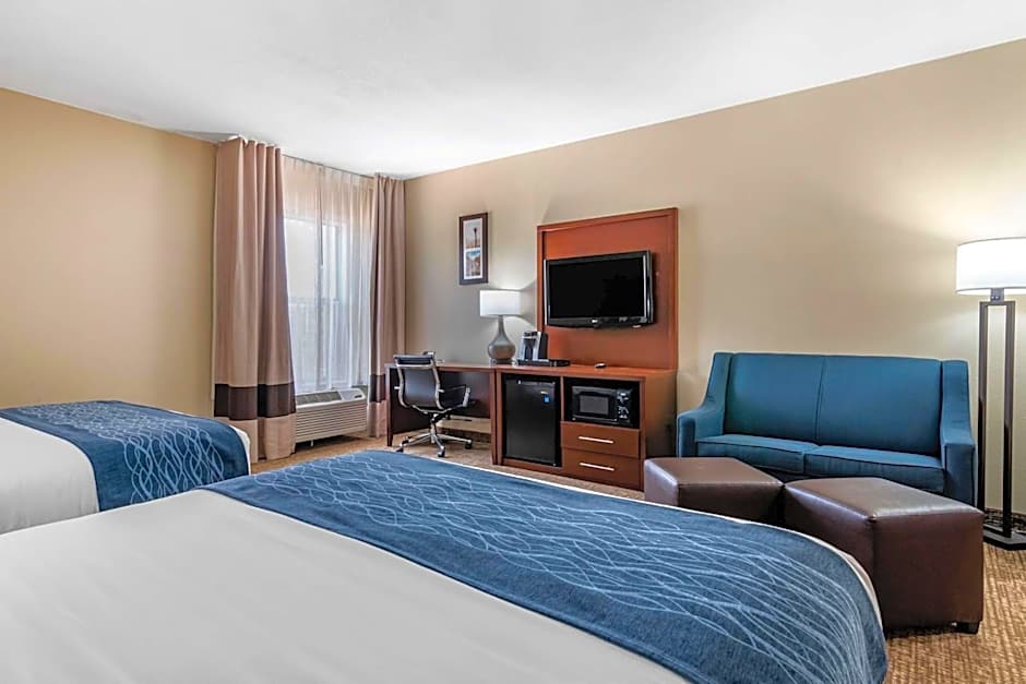 Comfort Inn & Suites Junction City - near Fort Riley