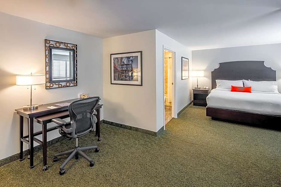 Collegian Hotel & Suites, Trademark Collection by Wyndham