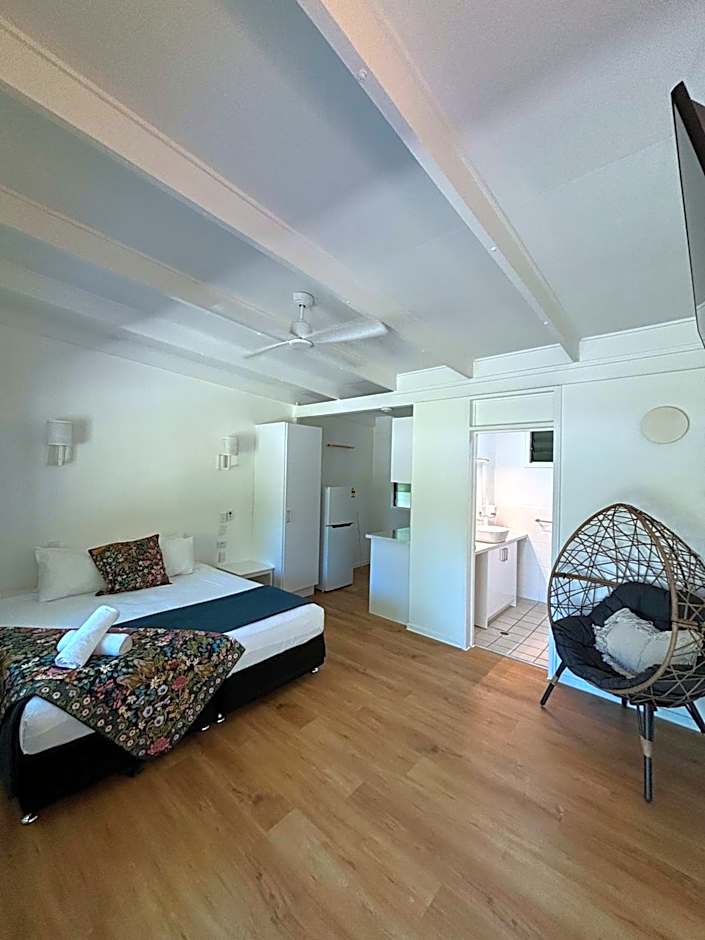 Photo 1 of 17 of Studio 1 King Bed