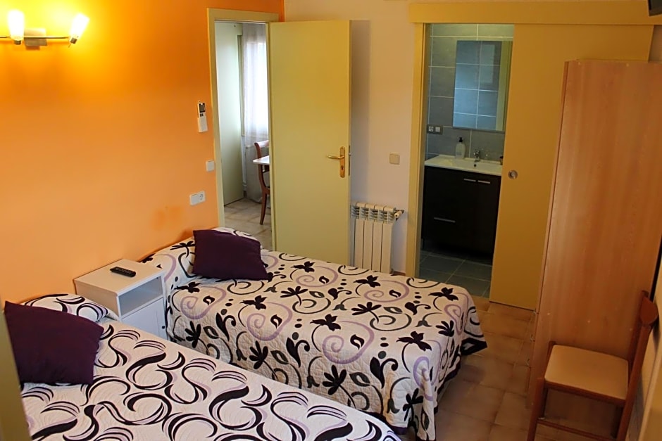 Photo 1 of 5 of Quadruple Room