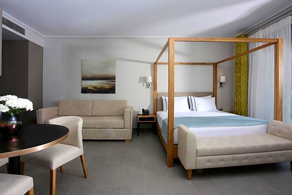 Lagouvardos Village Hotel