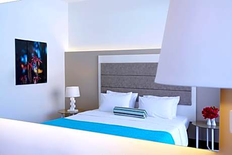 Family Room with Pool View (2 Adults + 2 Children)