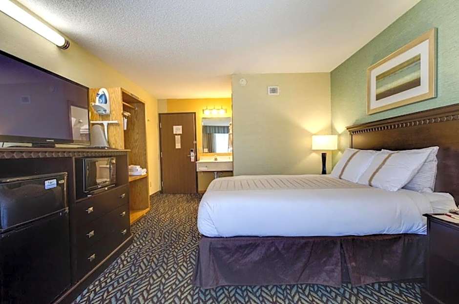 Fireside Inn And Suites