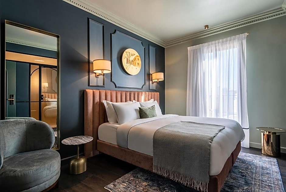 Photo 1 of 8 of Superior 1 King Bed