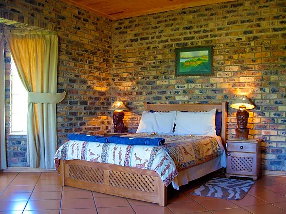 Thaba Tsweni Lodge & Safaris