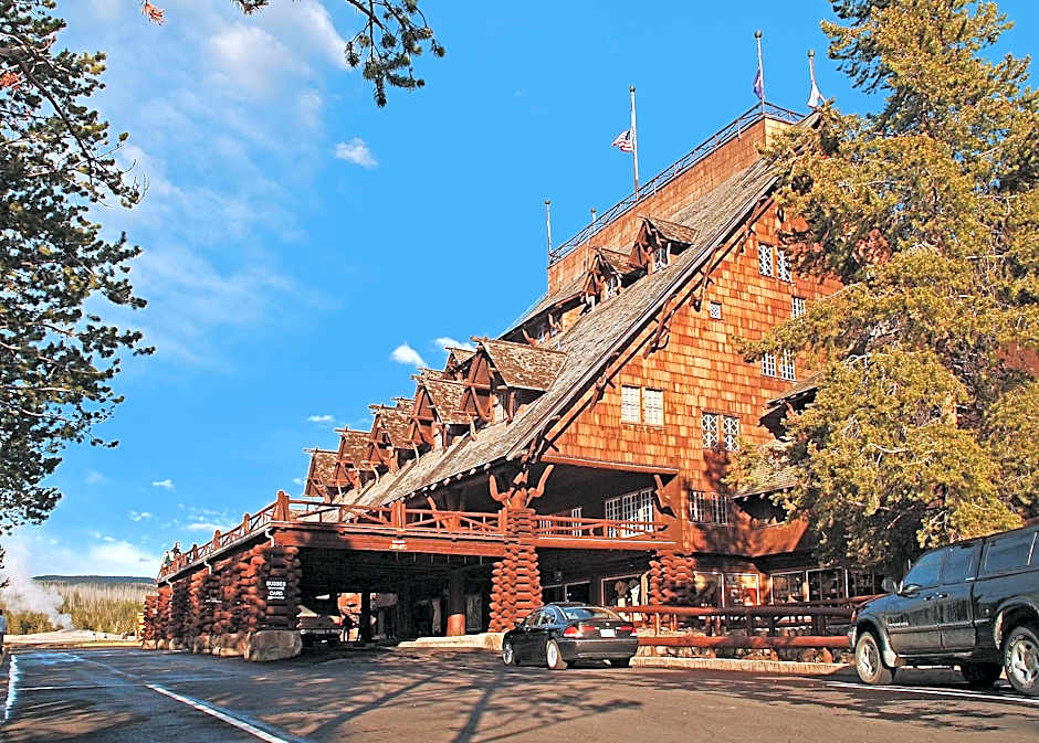 Old Faithful Inn - Inside the Park