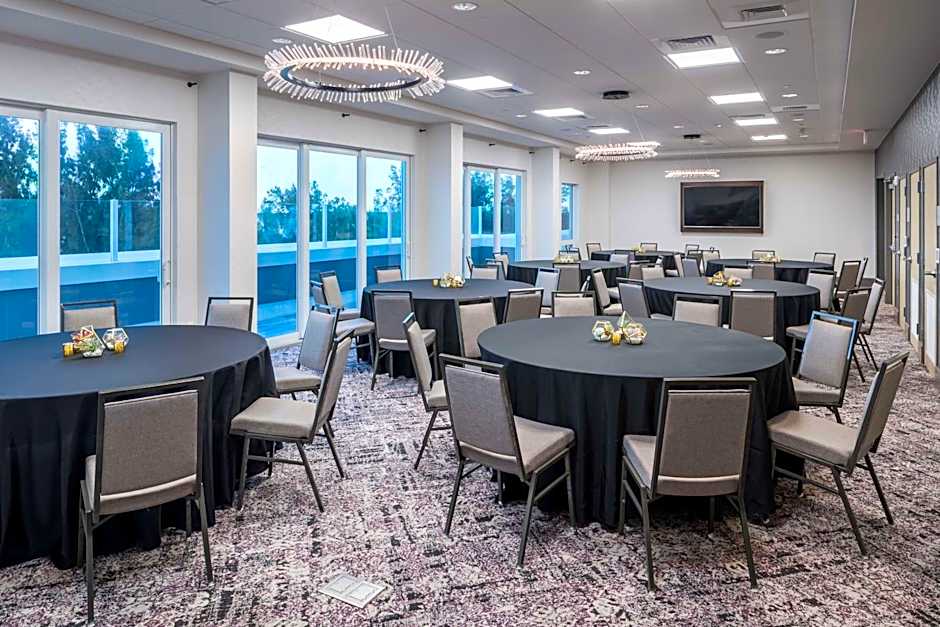 Hampton Inn & Suites Cape Canaveral Cruise Port