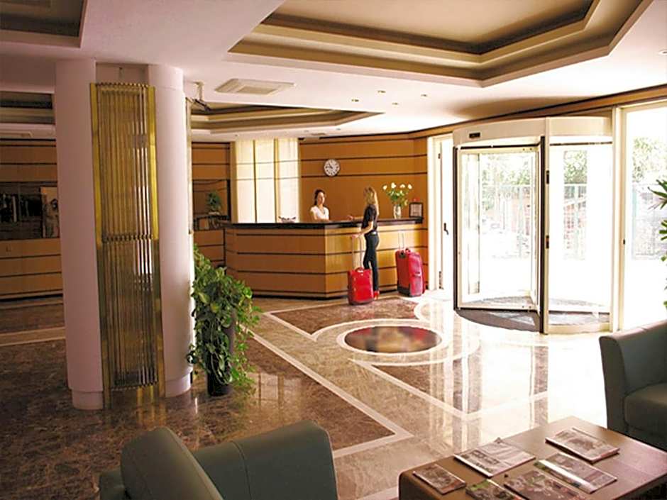 Monte Carlo Palace Rooms