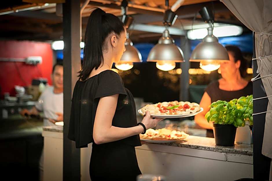 Hotel Milano Pool & Garden