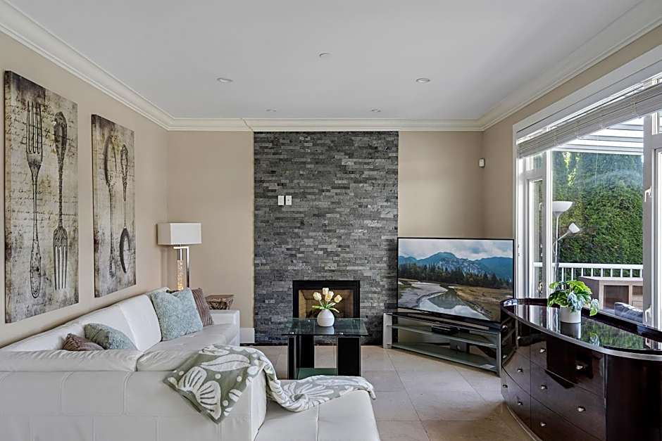 Luxurious Multi-Family Home in Vancouver West, 10 Mins Downtown