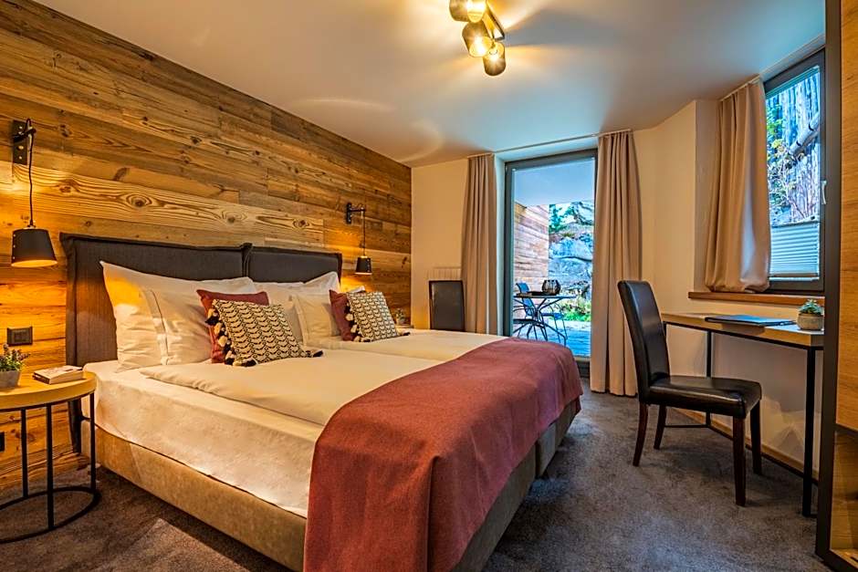 22 Summits Apartments