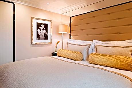 Deluxe Room, 1 King Bed