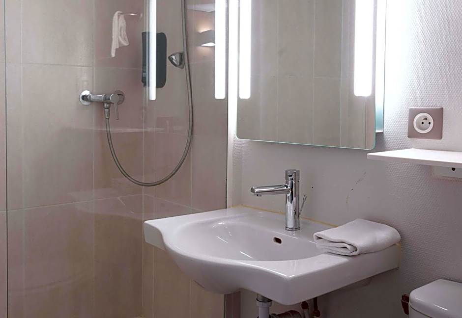 B&B HOTEL Louveciennes
