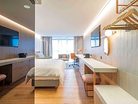 Swiss advantage room with king-size bed (200 cm ) and a sofa bed