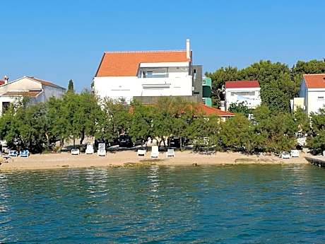 Apartments Lantina