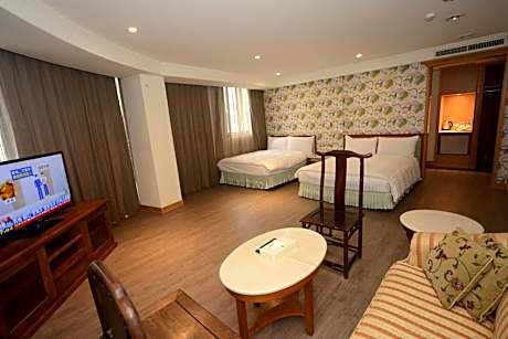 Deluxe Quadruple Room