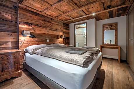 Chalet Suite with Balcony and Mountain View