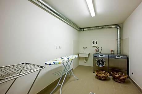 One-Bedroom Apartment (4 Adults)