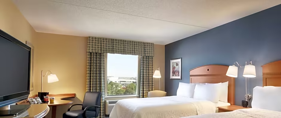 Hampton Inn New York - LaGuardia Airport