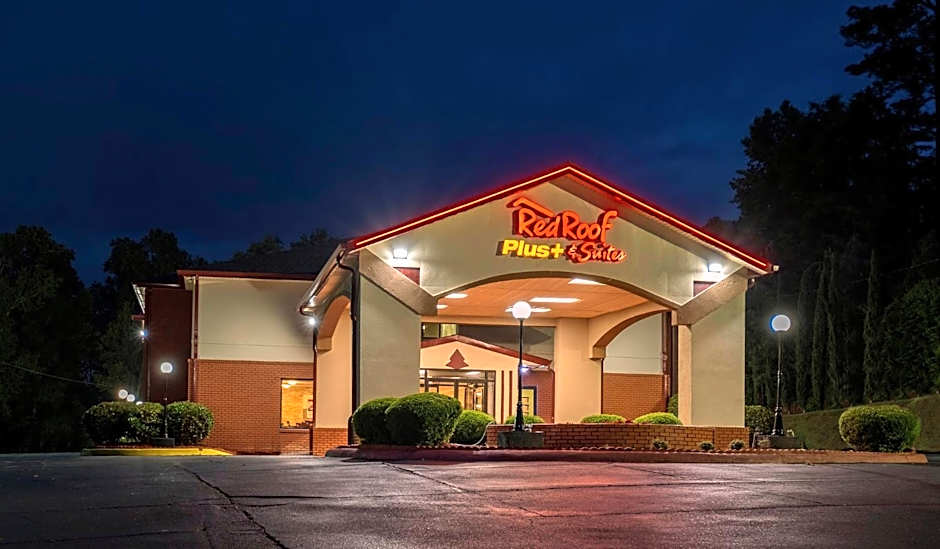 Red Roof PLUS & Suites Opelika