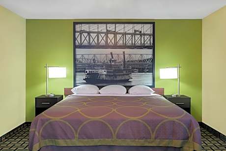 1 King Bed Studio Suite Non-Smoking