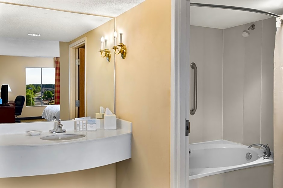 Hampton Inn Columbus-North