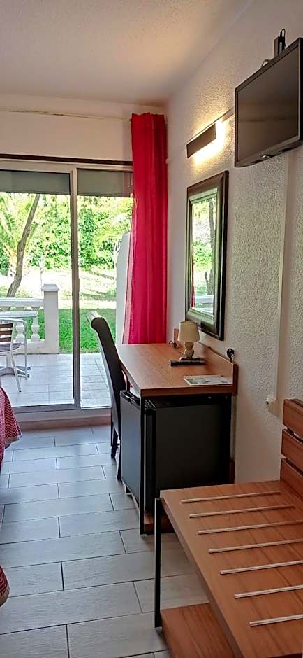 Brit Hotel Confort Hélios Agde