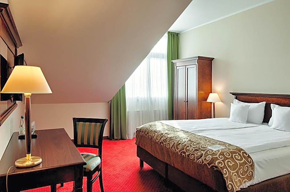 Grand Royal Hotel