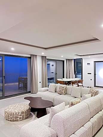 King Suite with Sea View