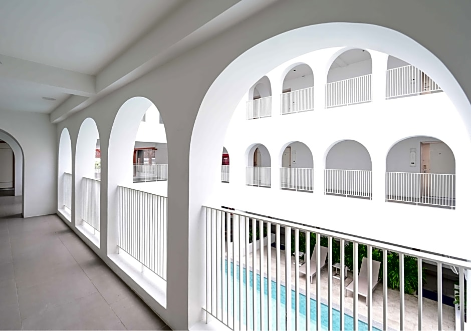 Away Bangkok Riverside Kene