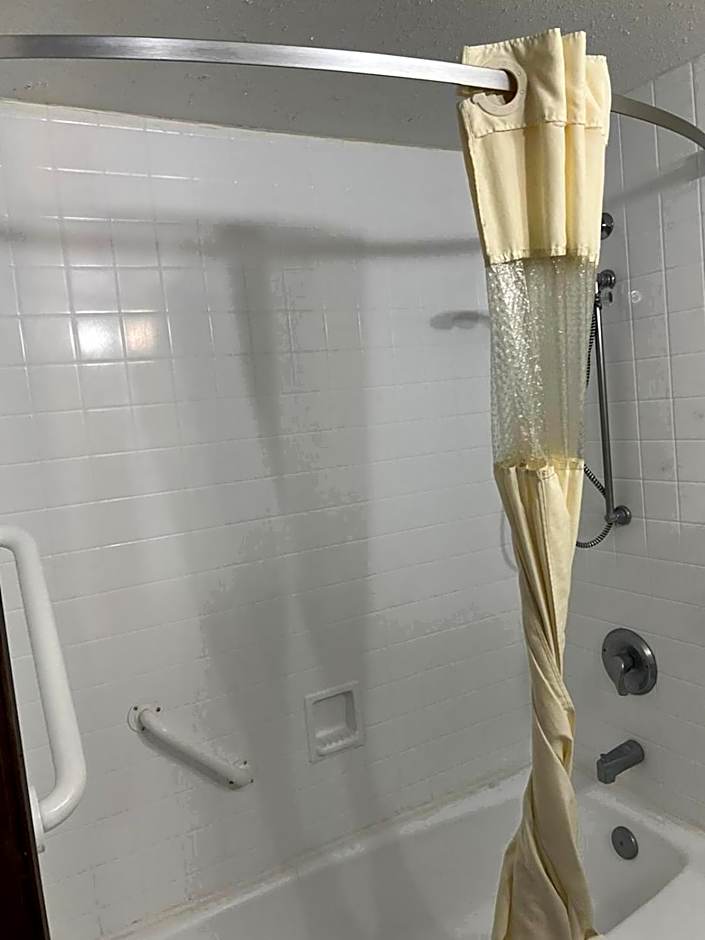 Blue Way Inn & Suites La Crosse