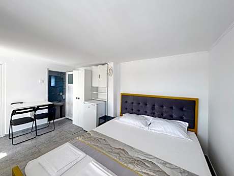 Triple Room with Private Bathroom