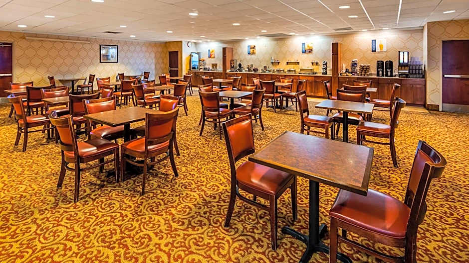 Rock Island Inn & Suites Marshalltown