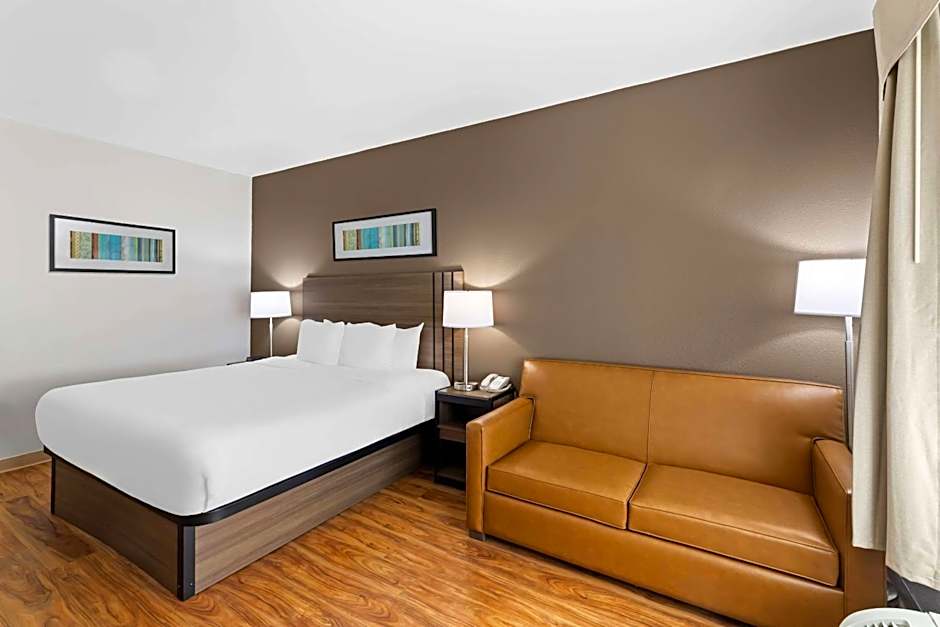 Quality Inn Fayetteville Near Historic Downtown Square
