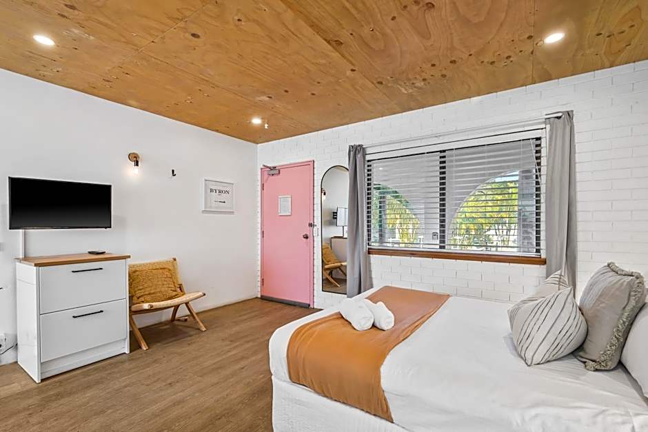 The Med Crescent Head