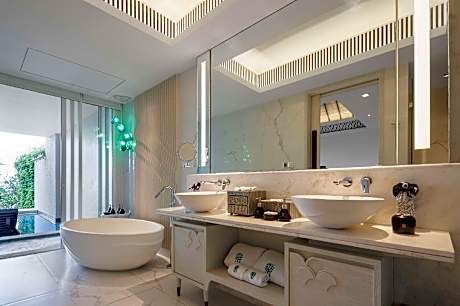 Partial Ocean Pool Suite Twin