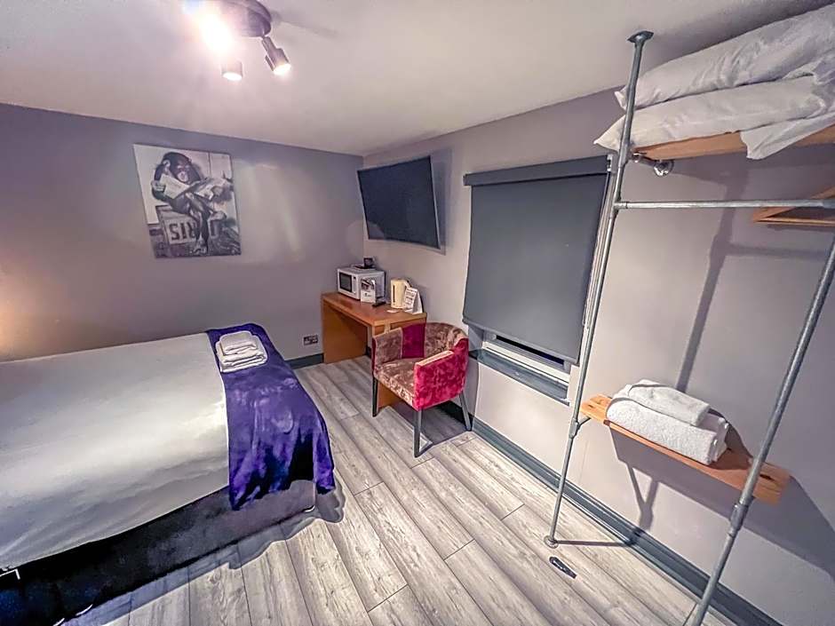 Twenty Hotel and Bar